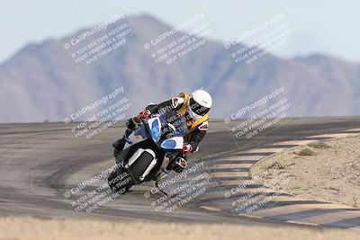 media/Nov-16-2025-Race Pace (Sun) [[8c5fa54630]]/Non Verified Riders (1st 20 Minutes)/6-Turn 12 (2pm)/